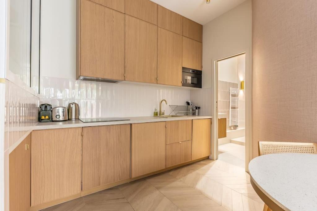 Elegant 4-Star Stay In Central Paris - Suite Apart Luaran gambar
