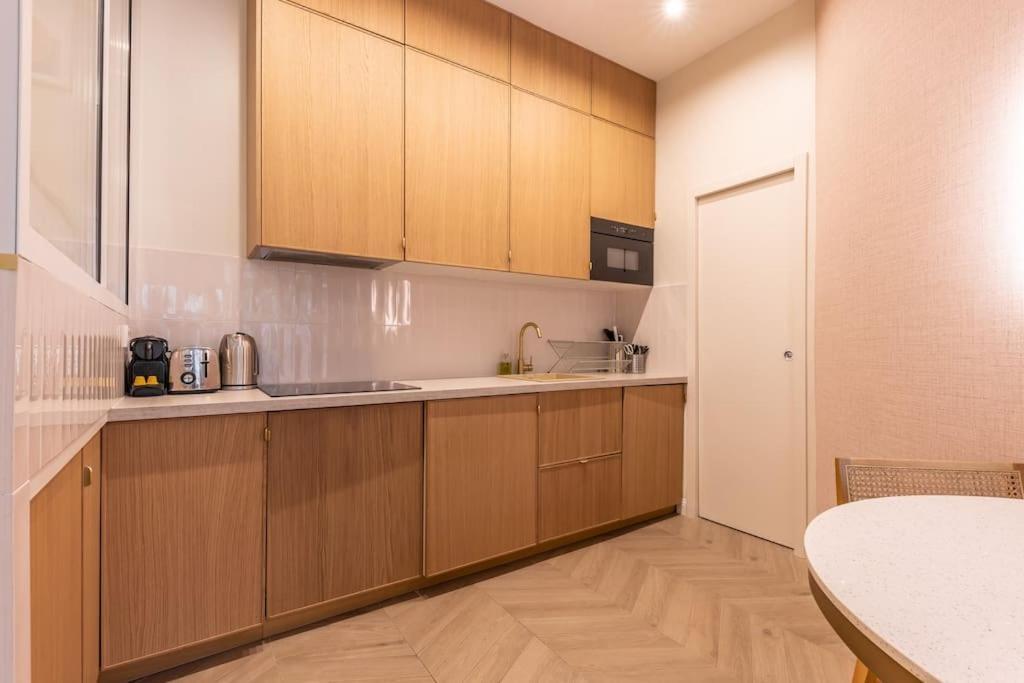 Elegant 4-Star Stay In Central Paris - Suite Apart Luaran gambar
