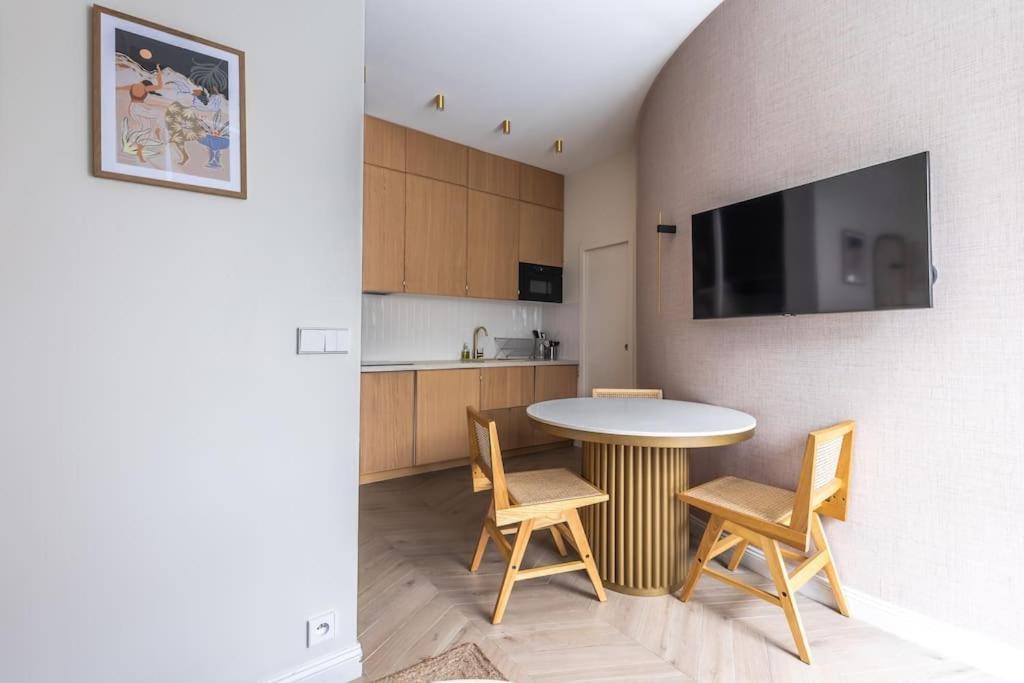 Elegant 4-Star Stay In Central Paris - Suite Apart Luaran gambar